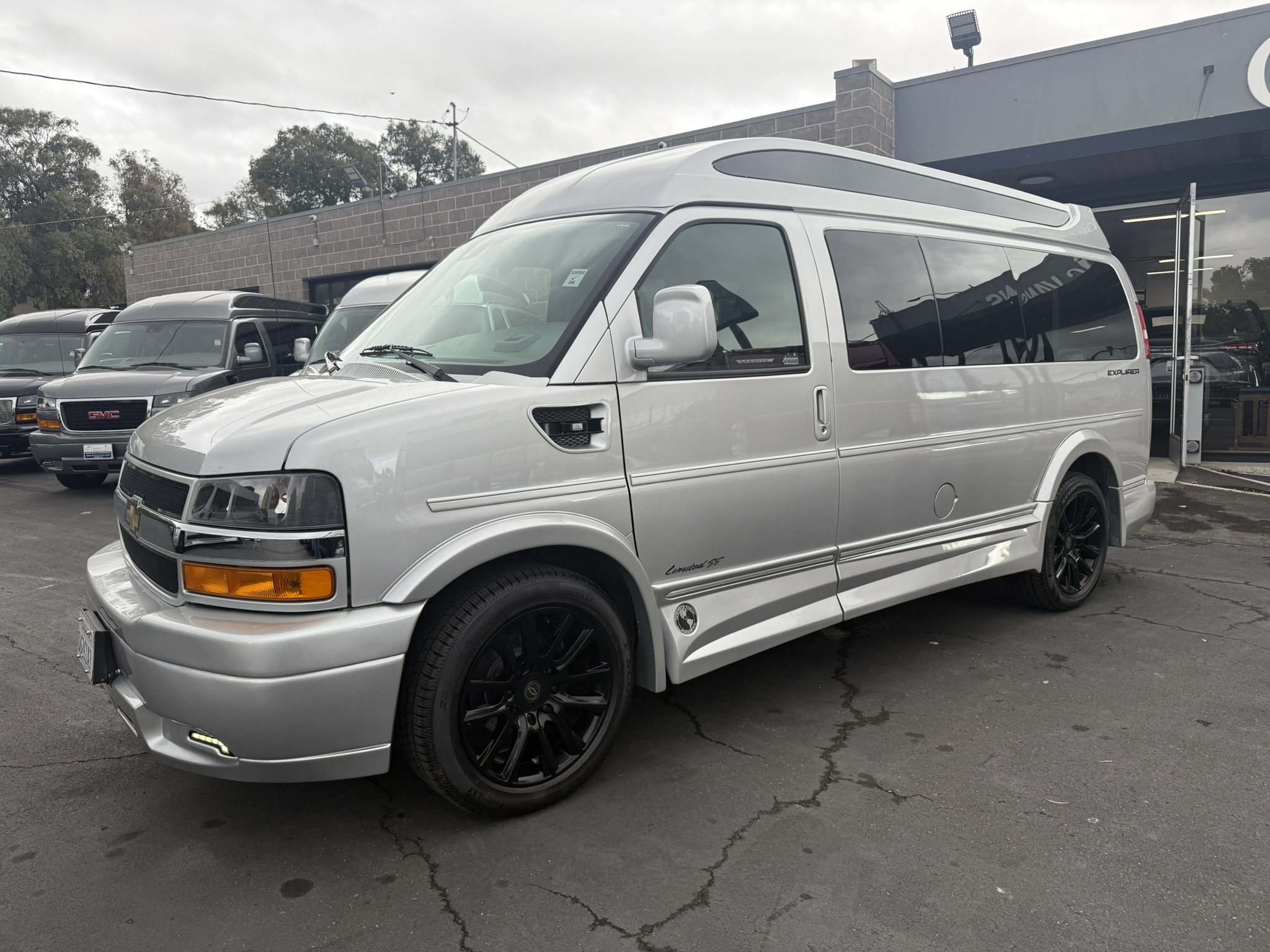 2020 Chevrolet Express Cargo Work Van's photo