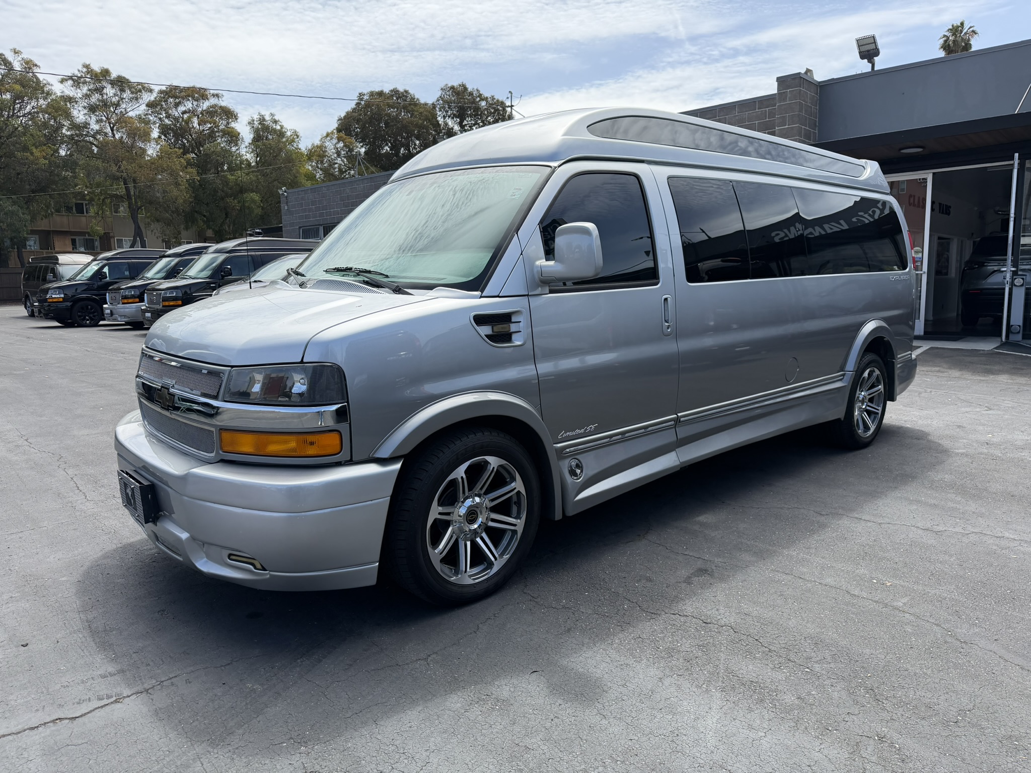 2017 Chevrolet Express 2500 Extended Work Van HD's photo